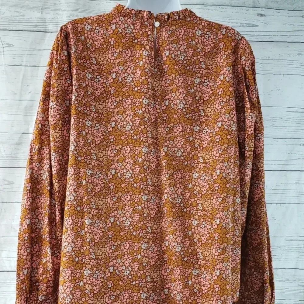 Universal Thread Floral Blouse Size Large - Picture 6 of 8